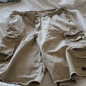 Plugged Distressed Cargo Shorts